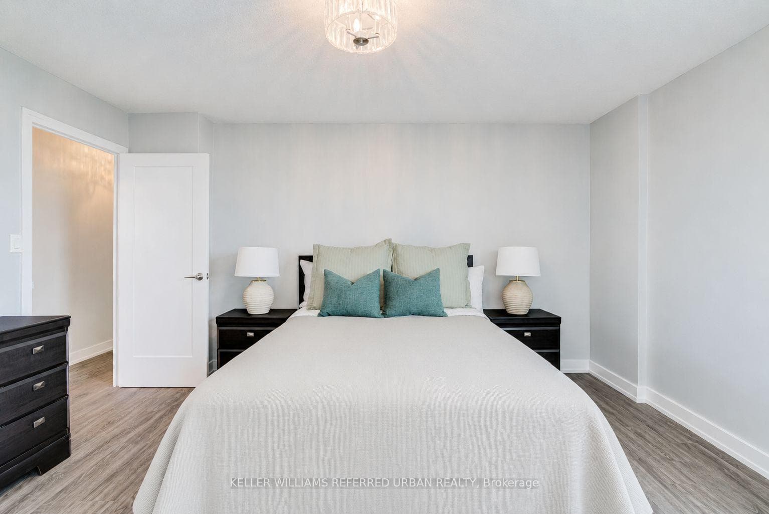 10 Edgecliff Golfway Unit 1417 - Condo photo 17 of 35 in Flemingdon Park / Don Mills, Ontario