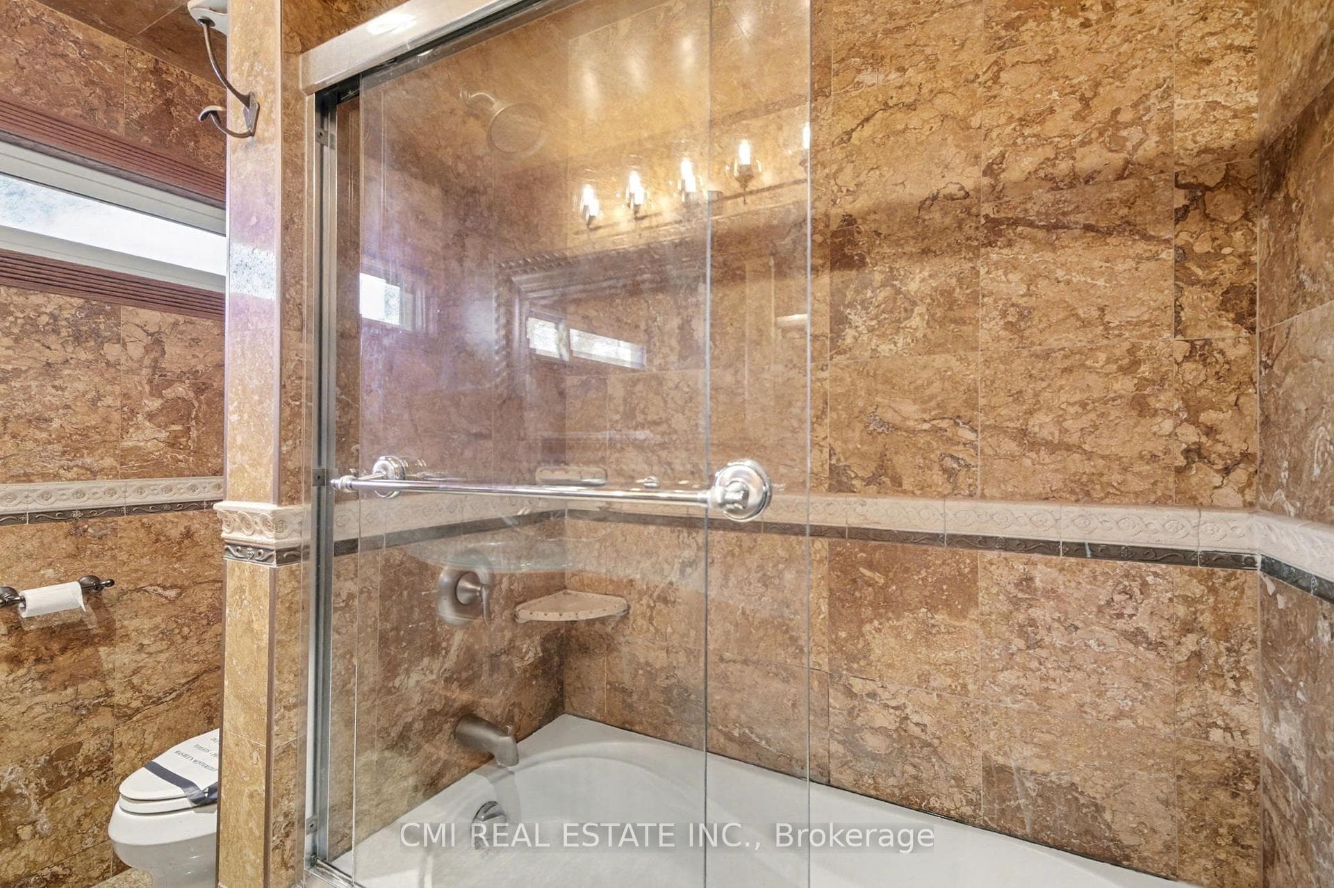 460 Martin Grove Road - Detached photo 18 of 38 in Etobicoke (Islington / Rexdale), Ontario