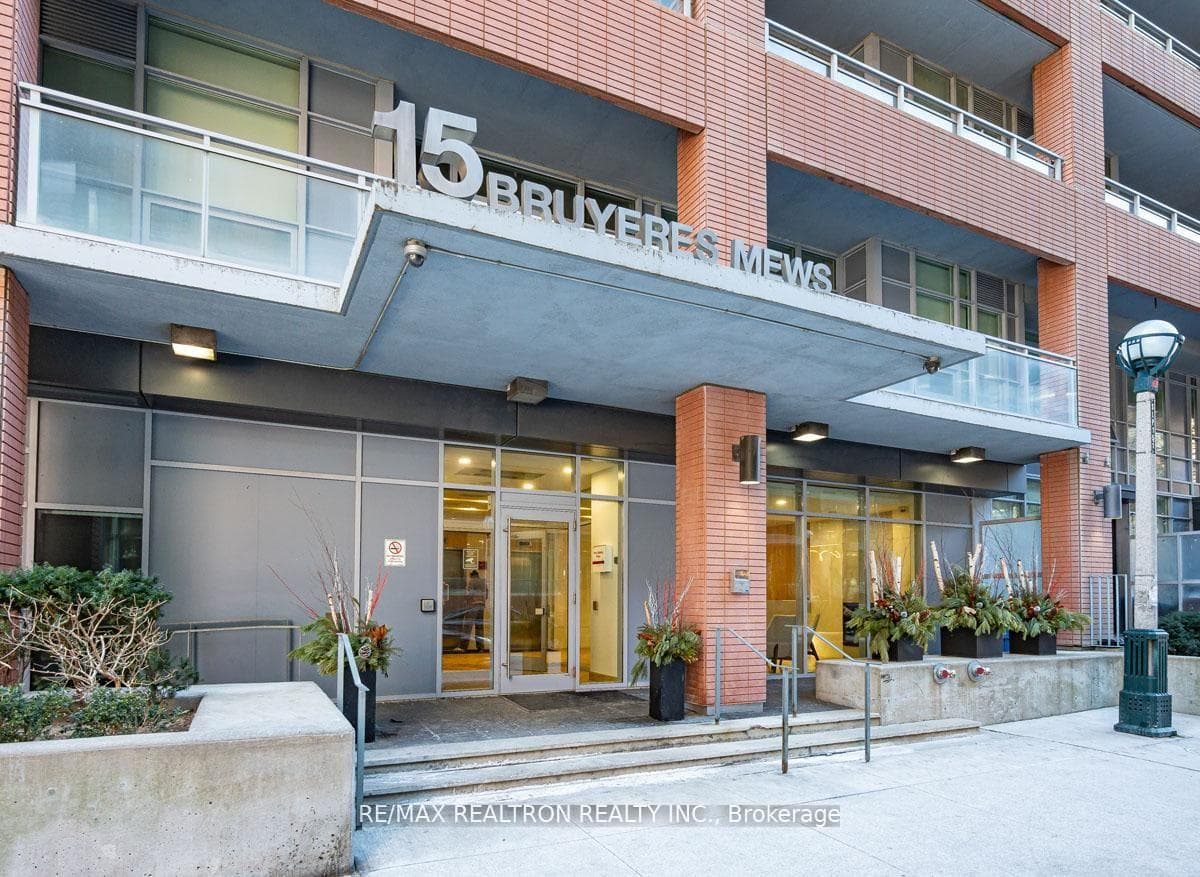 15 Bruyeres Mews Unit 1008 - Condo photo 4 of 33 in Downtown Toronto / Waterfront, Ontario