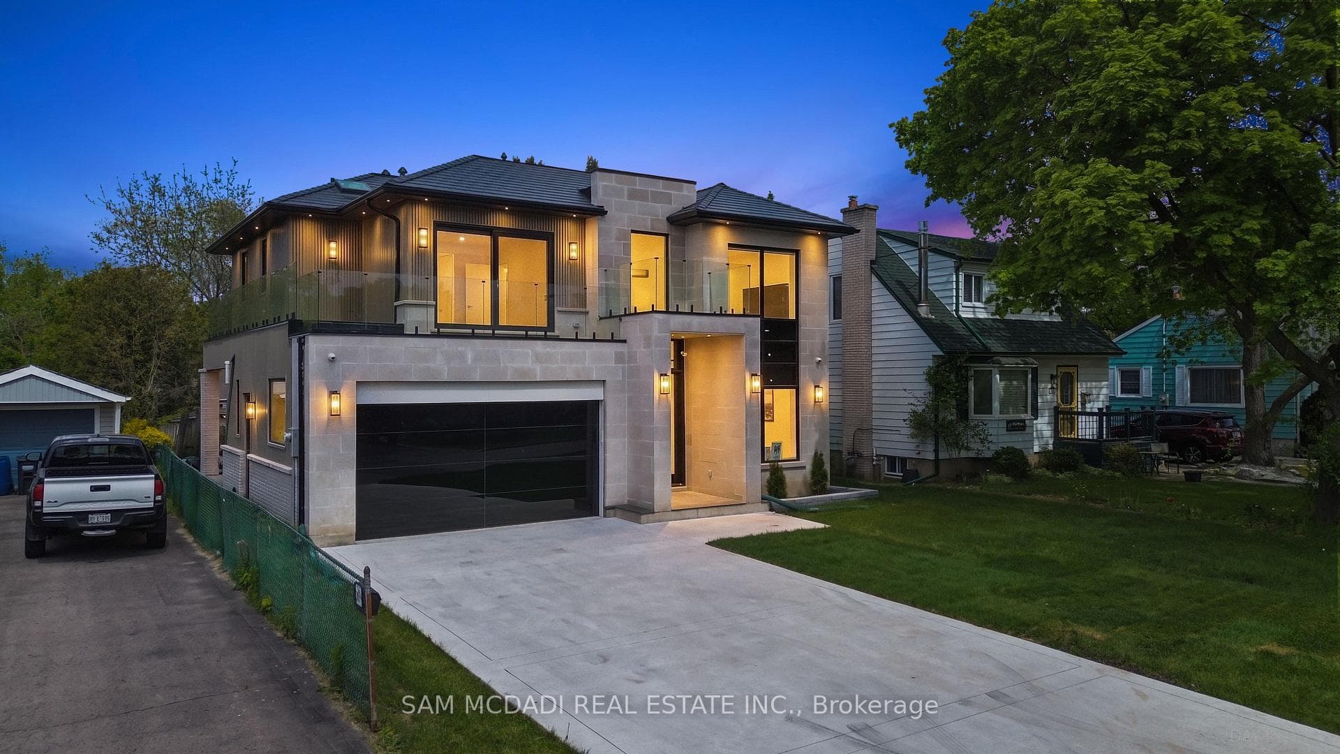 9 Earl Street - Detached photo 2 of 47 in Mississauga, Ontario