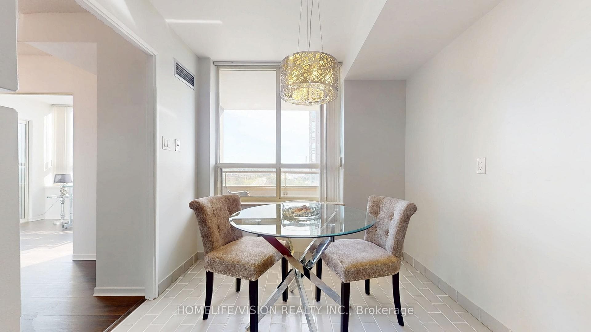 205 Wynford Drive Unit 1706 - Condo photo 5 of 21 in Flemingdon Park / Don Mills, Ontario