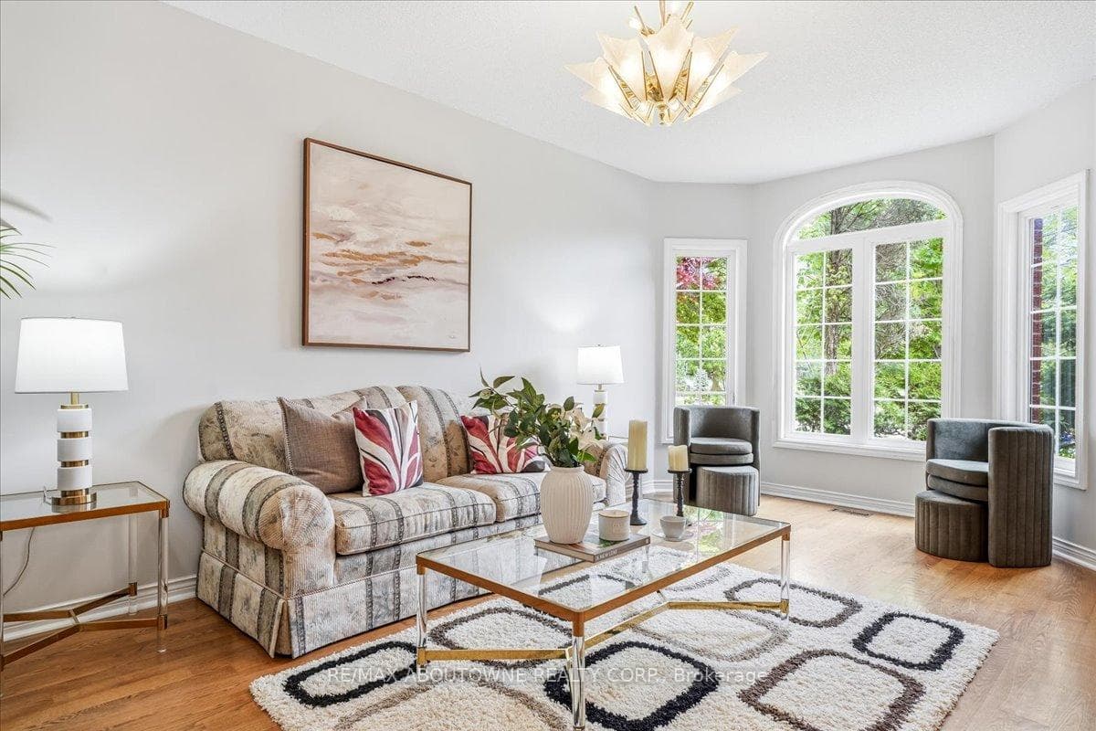 2055 Blacksmith Lane - Detached photo 11 of 49 in Oakville, Ontario