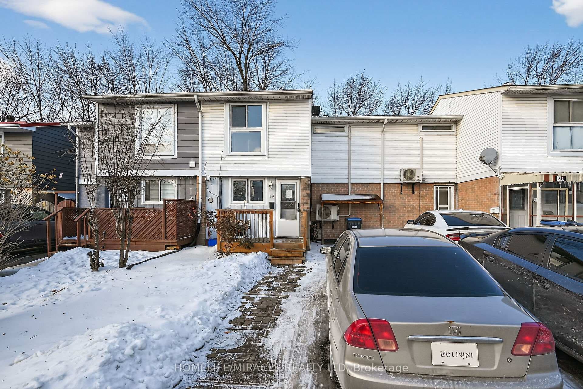 19 Hindquarter Court - home for sale in Brampton, Ontario