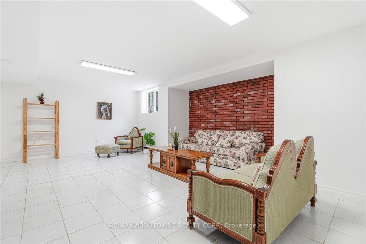 2055 Blacksmith Lane - Detached photo 38 of 49 in Oakville, Ontario