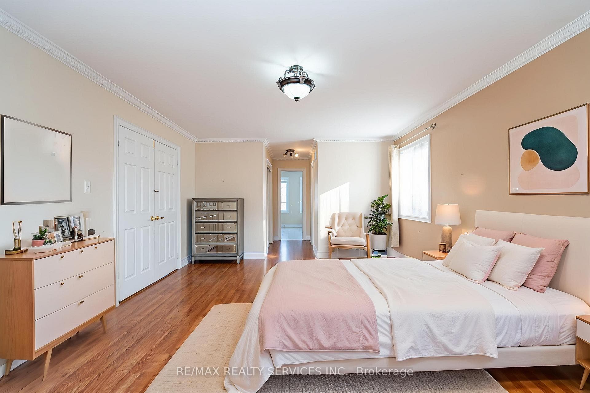 52 Mount Royal Circle - Detached photo 15 of 40 in Brampton, Ontario