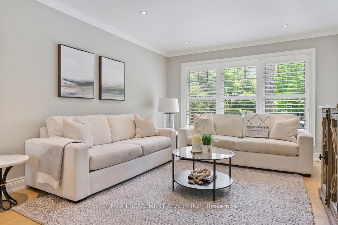 511 Chamberlain Lane - Detached photo 5 of 50 in Oakville, Ontario