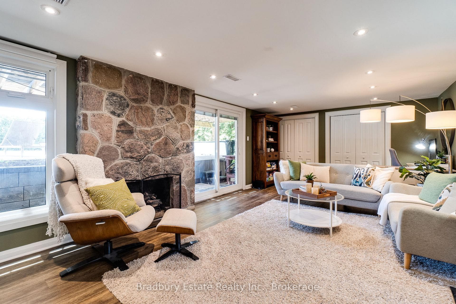 498 Wicklow Road - Detached photo 24 of 39 in Burlington, Ontario