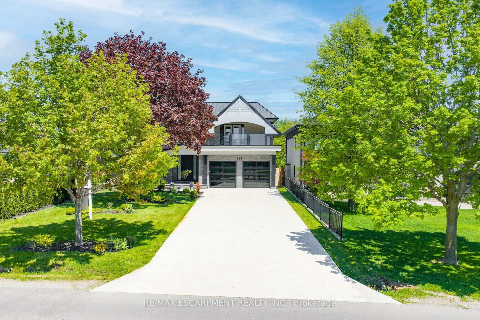 221 Morden Road - Detached photo 49 of 49 in Oakville, Ontario