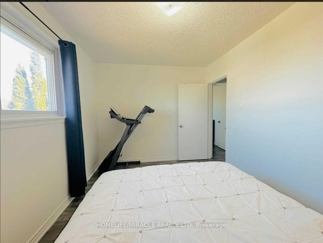 66 Fairglen Avenue - Semi-Detached photo 16 of 35 in Brampton, Ontario