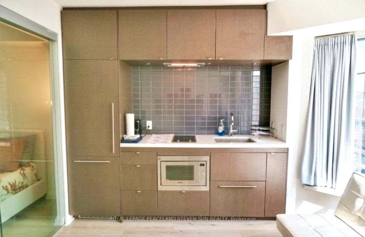 155 Yorkville Avenue Unit 1006 - Condo photo 7 of 14 in Annex / Yorkville / Summerhill, Ontario
