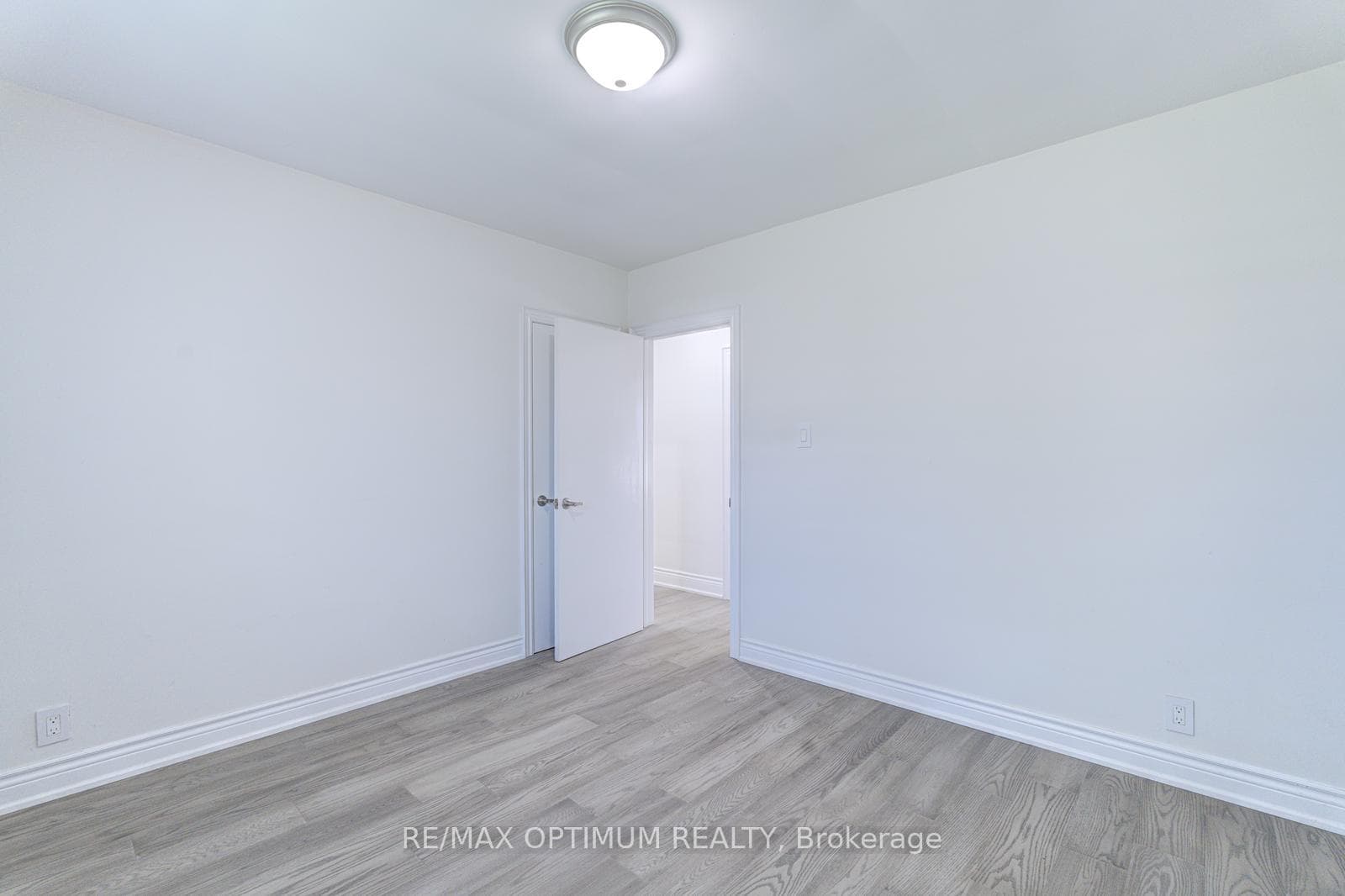 1747 Coram Crescent - Detached photo 22 of 50 in Mississauga, Ontario