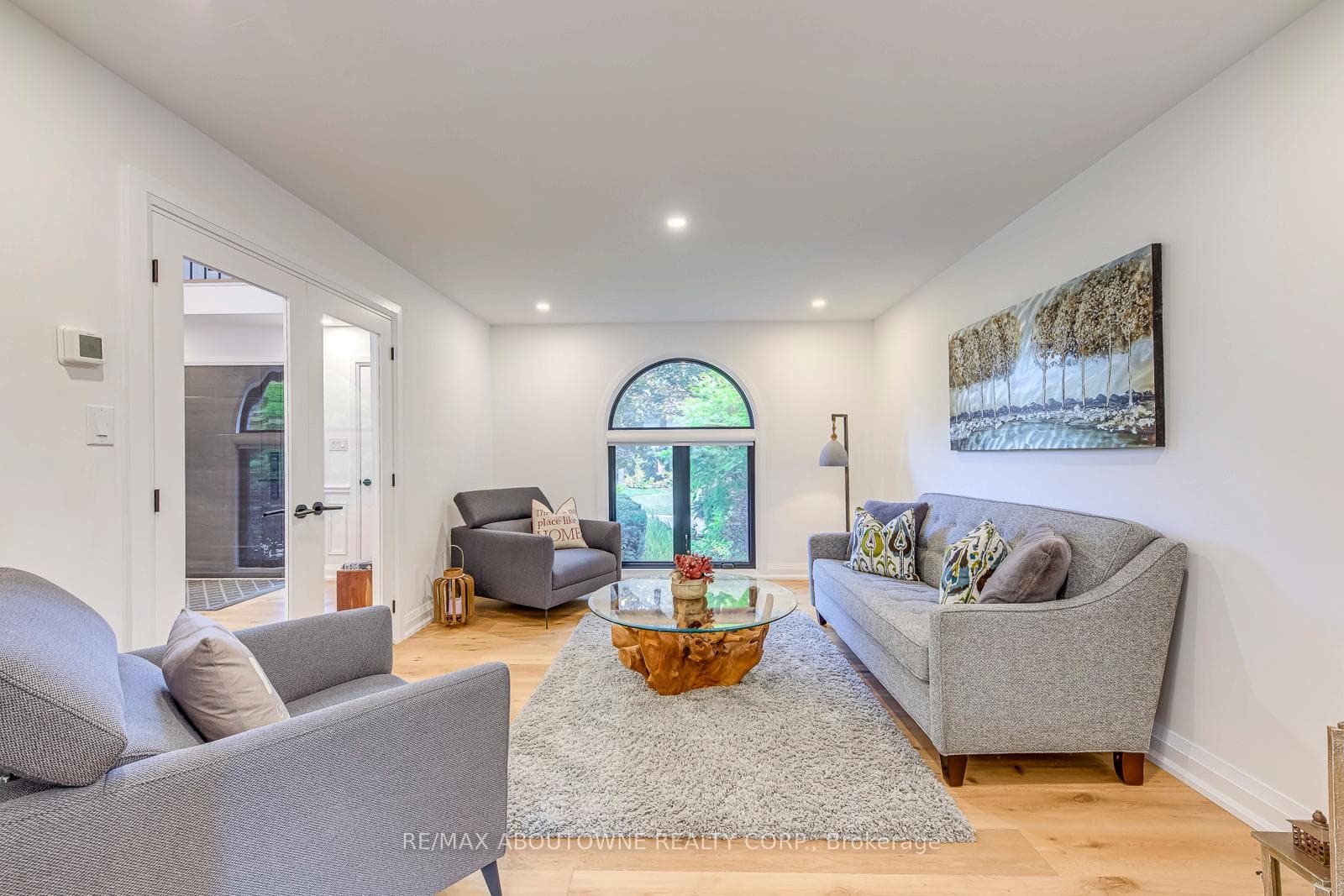 54 Deerview Avenue - Detached photo 8 of 50 in Hamilton, Ontario