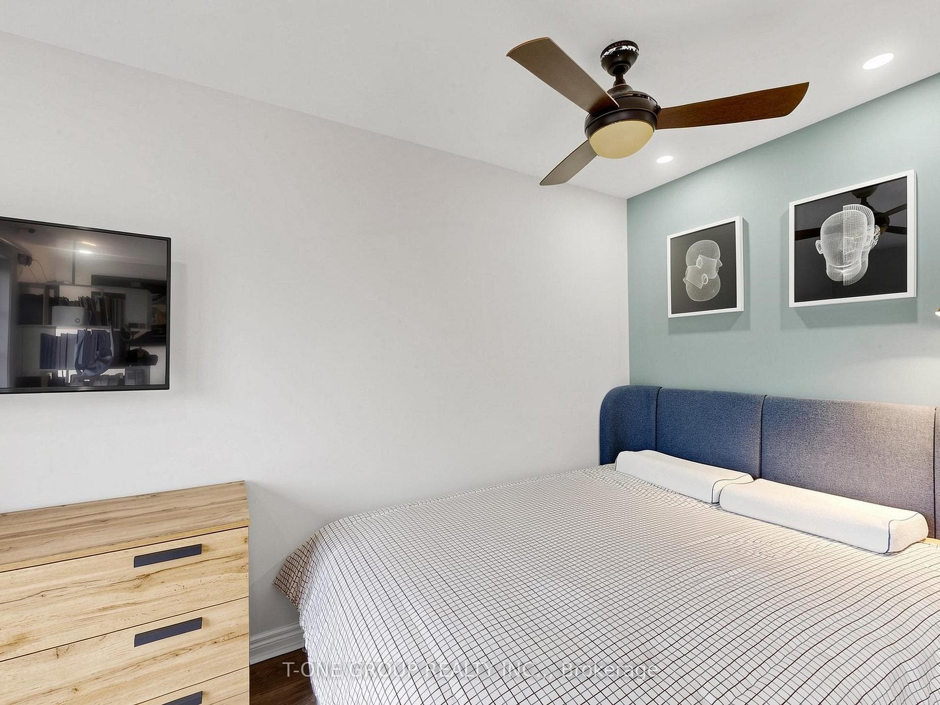 685 Rowley Common - Townhouse photo 22 of 43 in Burlington, Ontario