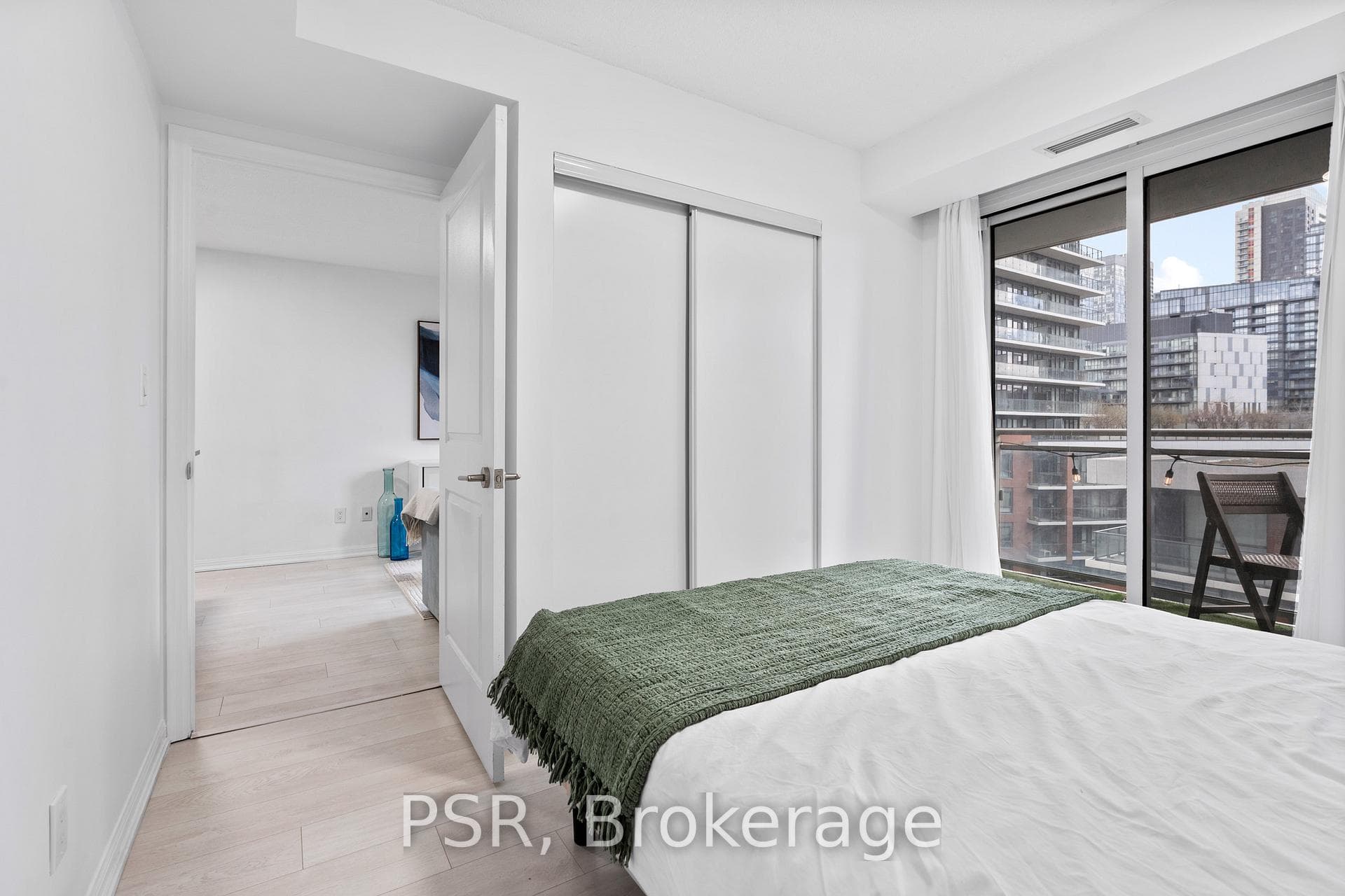 38 Grand Magazine Street Unit 1031 - Condo photo 13 of 25 in Downtown Toronto / Waterfront, Ontario