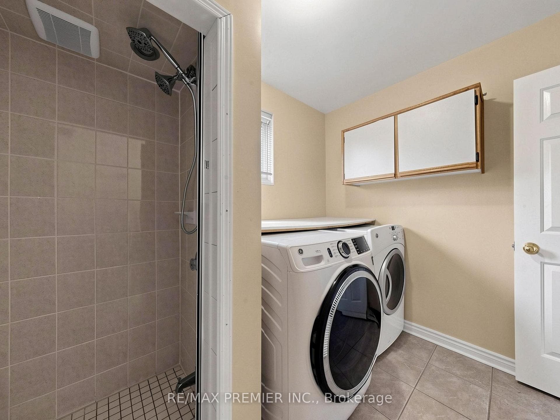 4579 Guildwood Way - Detached photo 13 of 31 in Mississauga, Ontario