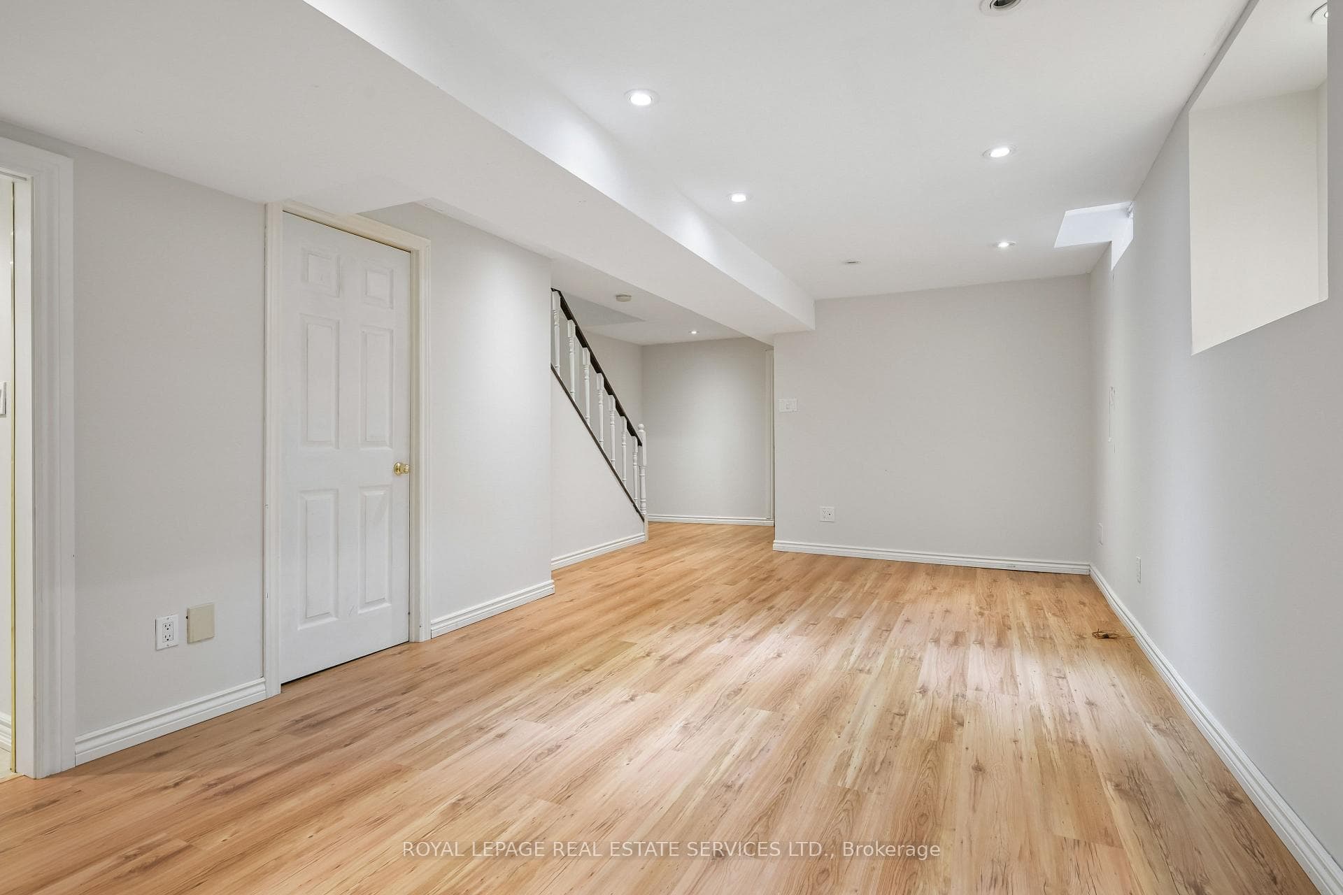 1493 Derby County Crescent - Detached photo 31 of 43 in Oakville, Ontario