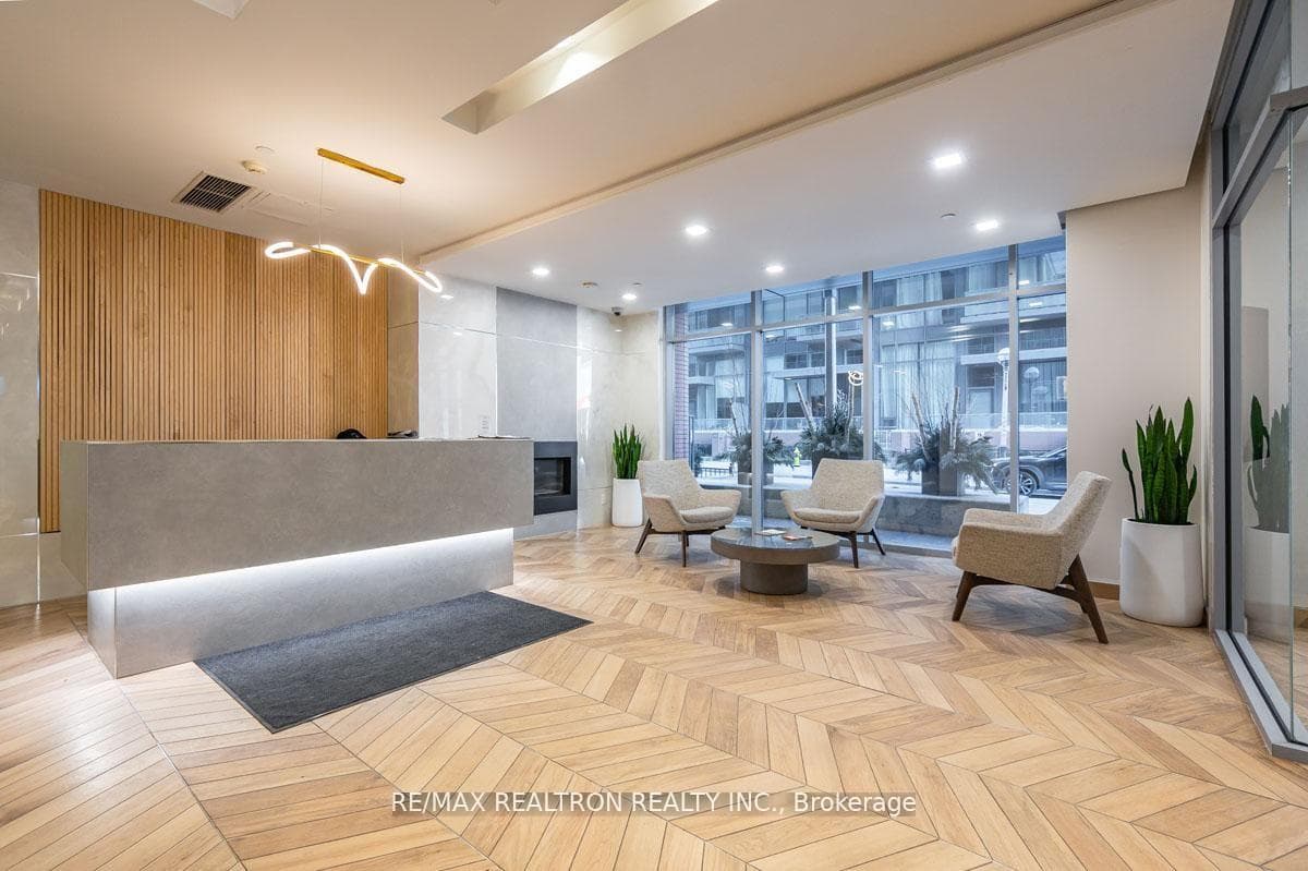 15 Bruyeres Mews Unit 1008 - Condo photo 6 of 33 in Downtown Toronto / Waterfront, Ontario