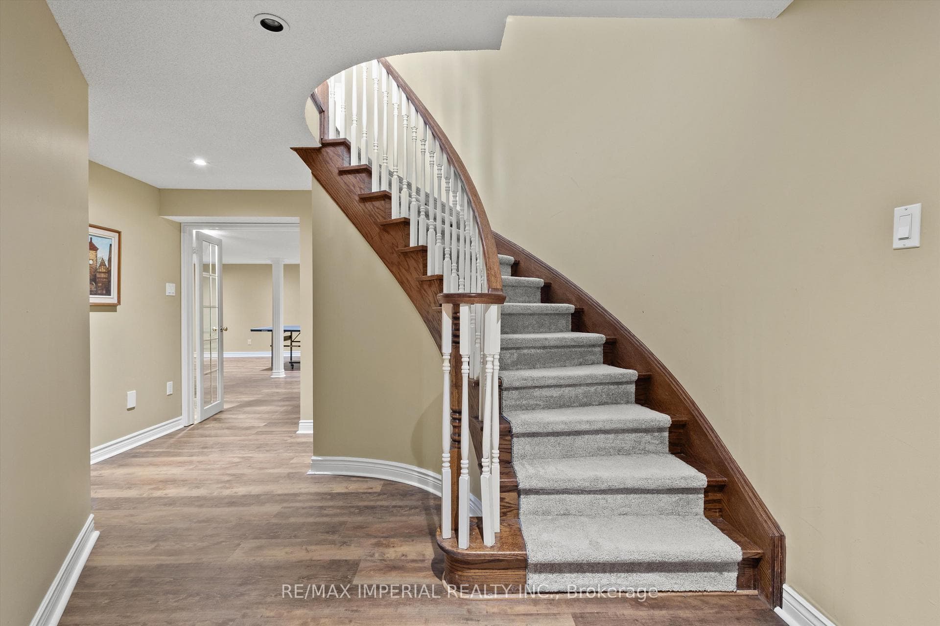 2044 Schoolmaster Circle - Detached photo 18 of 45 in Oakville, Ontario