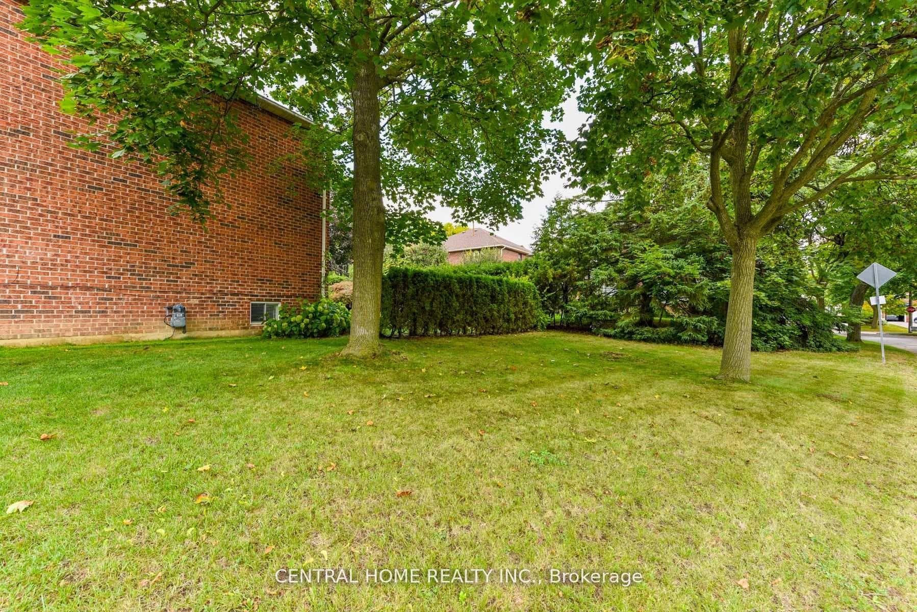 4 Robaldon Road - Detached photo 3 of 40 in Etobicoke (Islington / Rexdale), Ontario