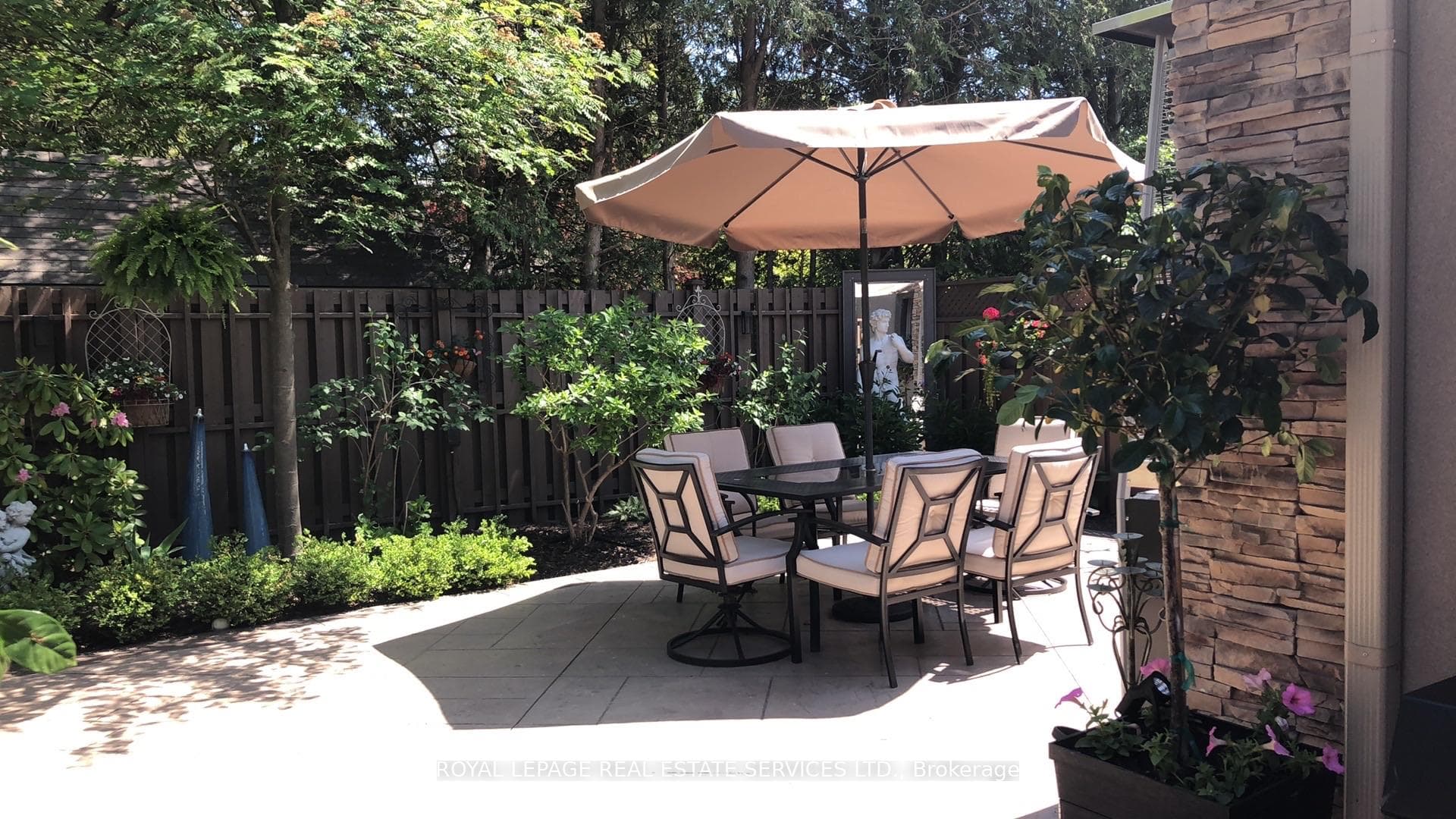 781 Fletcher Valley Crescent - Detached photo 24 of 25 in Mississauga, Ontario