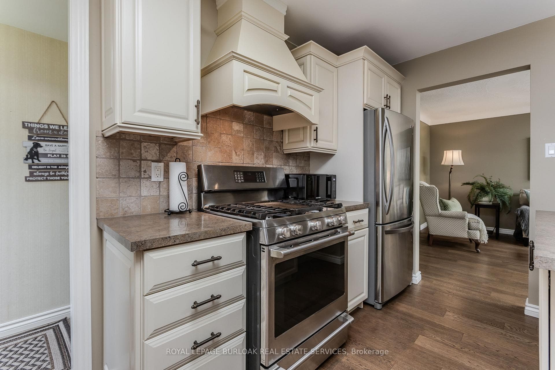 643 Artreva Crescent - Detached photo 6 of 26 in Burlington, Ontario