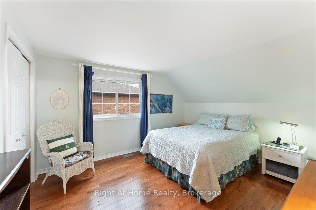 437 Shoreacres Road - Detached photo 29 of 50 in Burlington, Ontario
