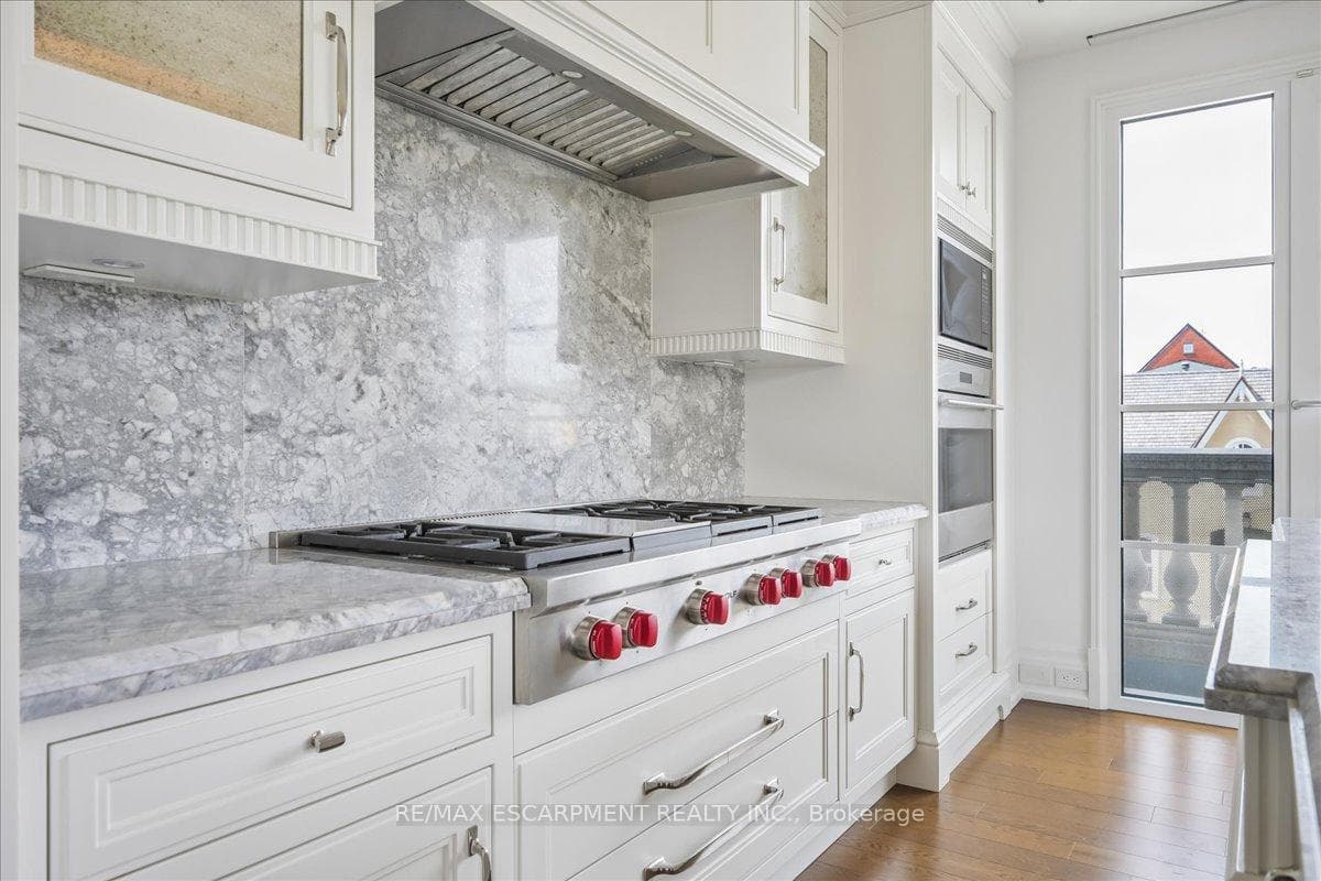 300 Randall Street Unit 211 - Condo photo 39 of 50 in Oakville, Ontario