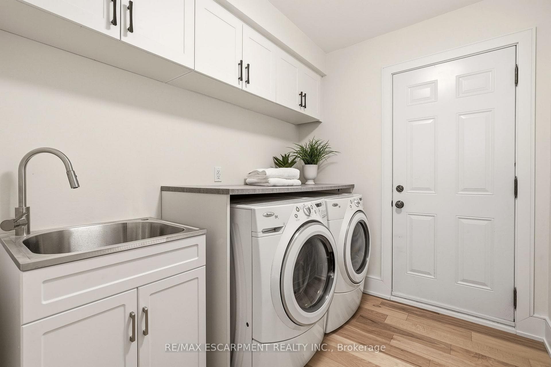2347 Tweedsmuir Court - Detached photo 21 of 48 in Burlington, Ontario