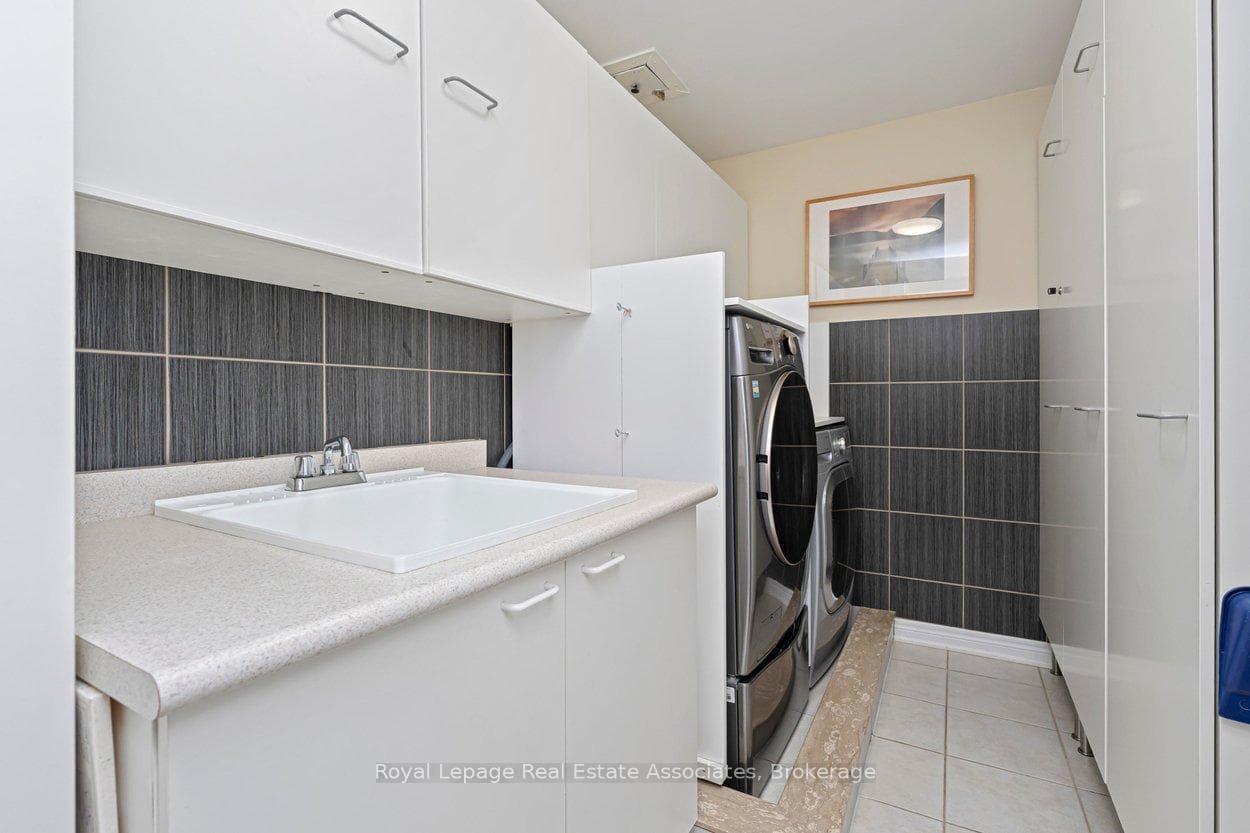 4135 Shipp Drive Unit 20 - Condo photo 35 of 50 in Mississauga, Ontario
