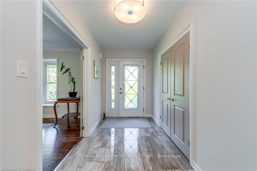 4306 Lakeshore Road - Detached photo 6 of 47 in Burlington, Ontario