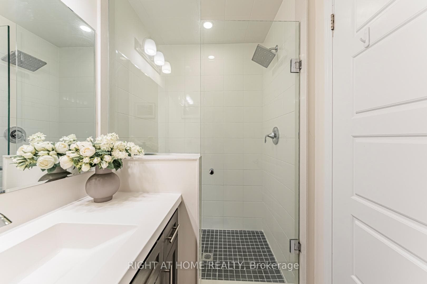 3315 Vardon Way - Townhouse photo 20 of 29 in Oakville, Ontario