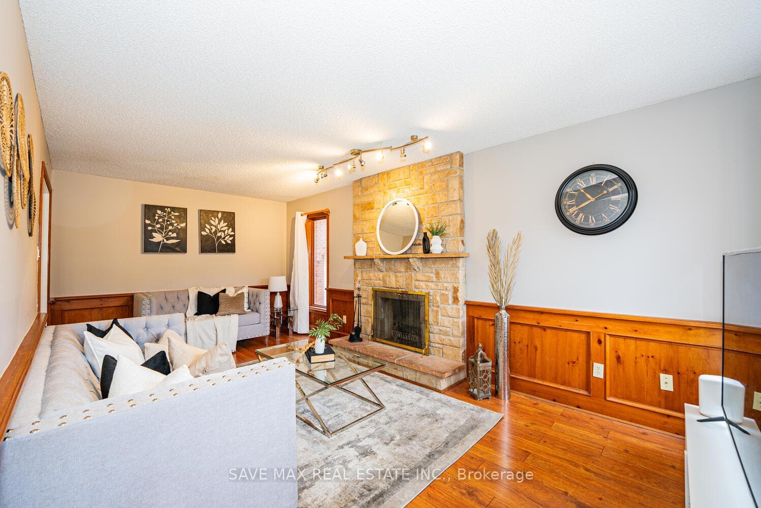 30 Adirondack Crescent - Detached photo 13 of 50 in Brampton, Ontario