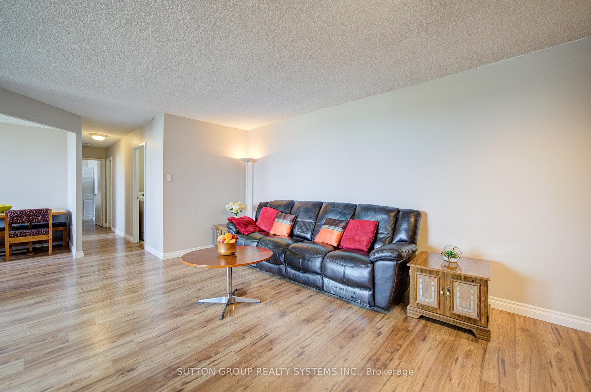 10 Muirhead Road Unit 806 - Condo photo 5 of 45 in Hillcrest Village / Bayview Village, Ontario