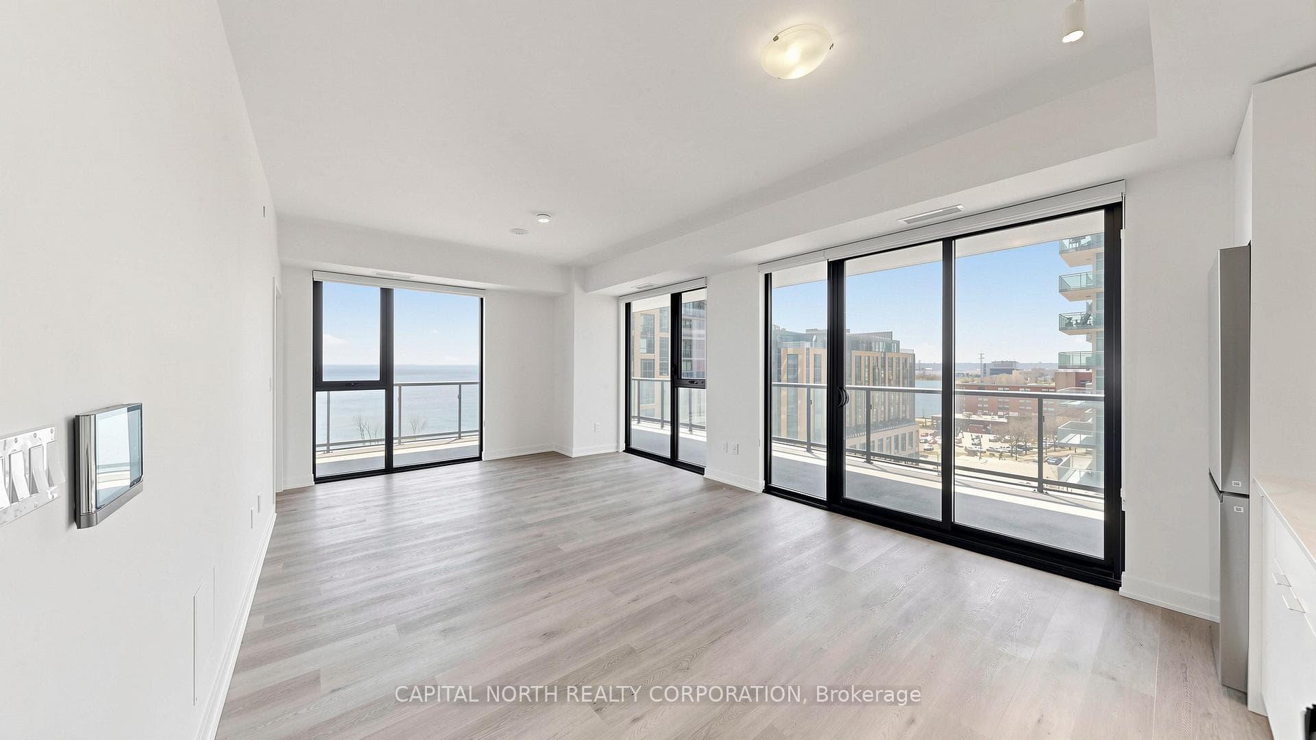 2075 Lakeshore Road Unit 708 - Condo photo 2 of 37 in Burlington, Ontario