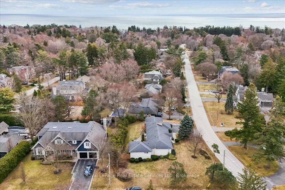 281 Pinehurst Drive - Detached photo 49 of 50 in Oakville, Ontario