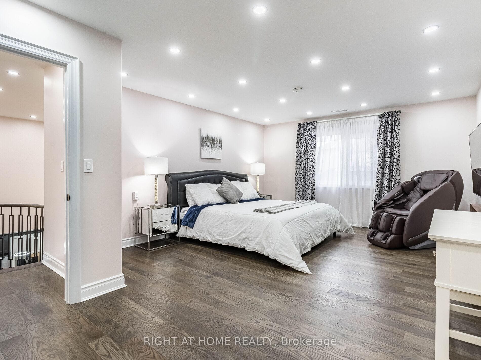 3176 Stocksbridge Avenue - Detached photo 25 of 50 in Oakville, Ontario