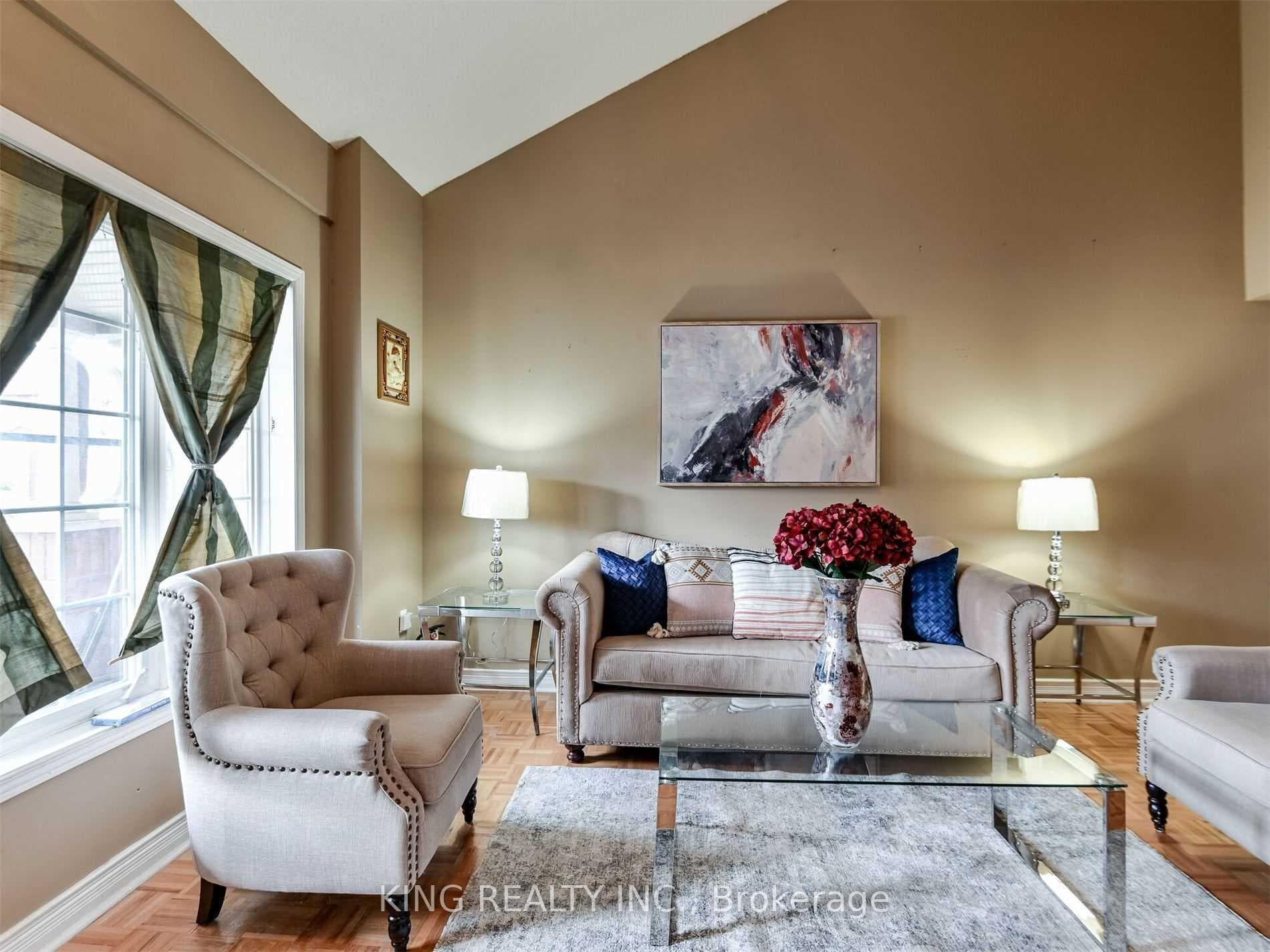 23 Wall Street - Townhouse photo 4 of 25 in Brampton, Ontario