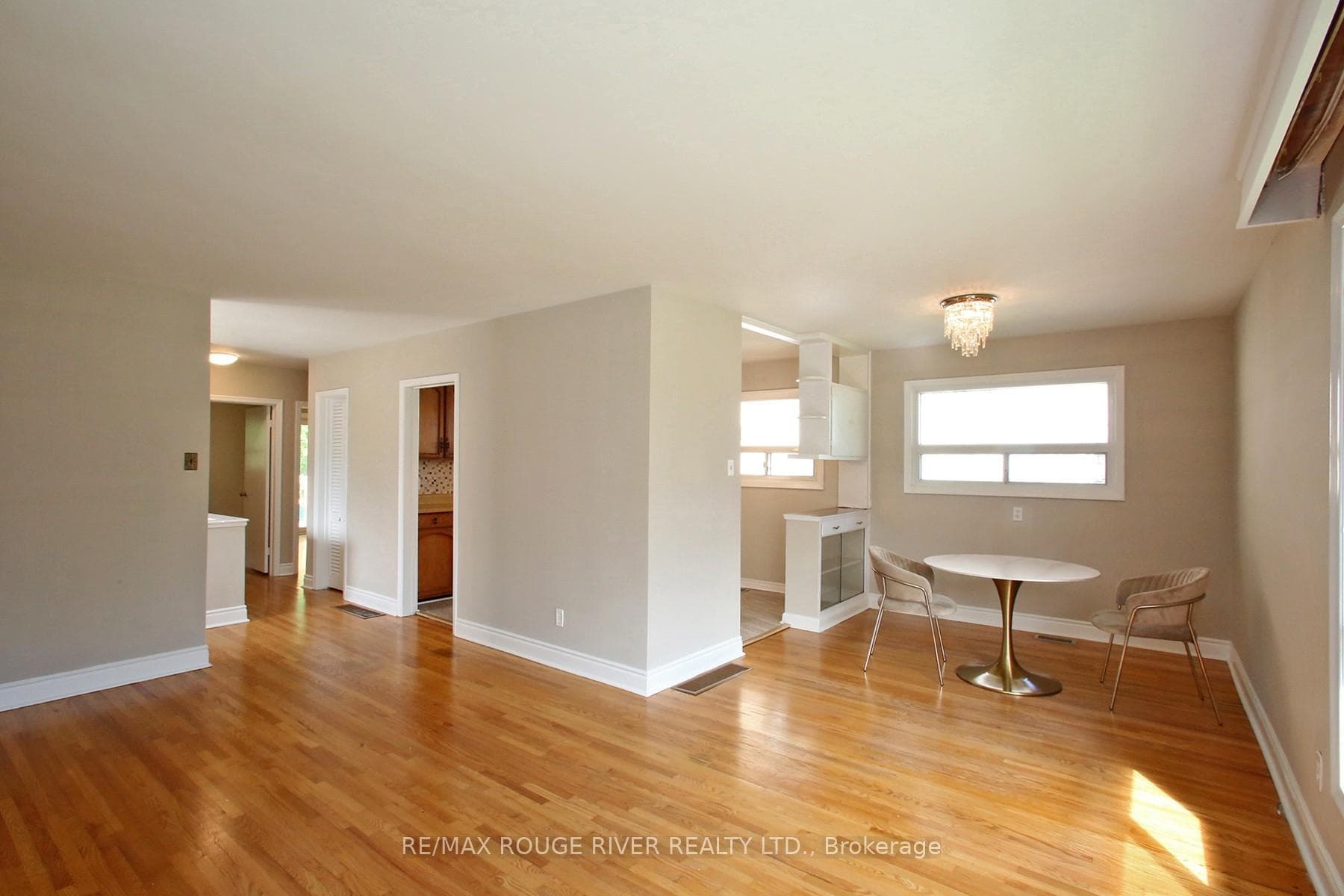 19 Thornbeck Drive - Detached photo 16 of 25 in Scarborough (West Hill / Highland Creek), Ontario