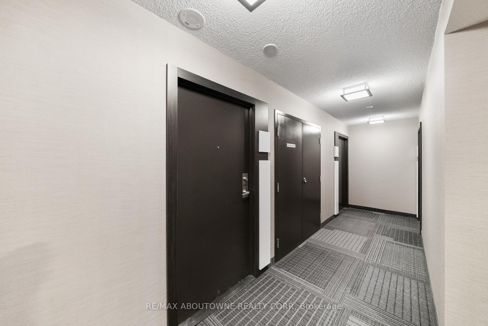 1940 Ironstone Drive Unit 808 - Condo photo 4 of 33 in Burlington, Ontario