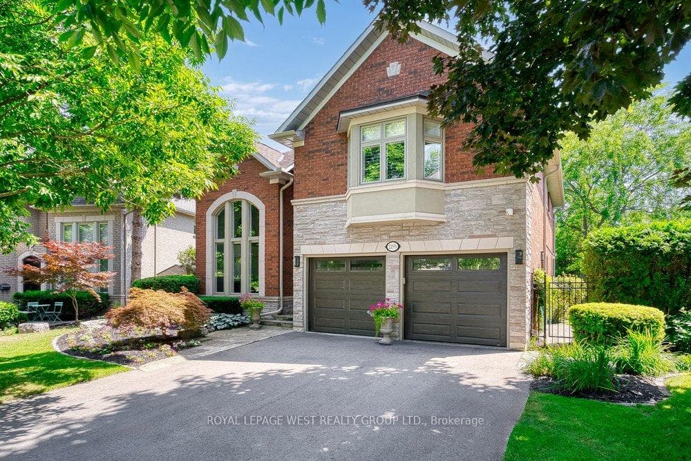 2293 Carpenters Circle - Detached photo 2 of 50 in Oakville, Ontario
