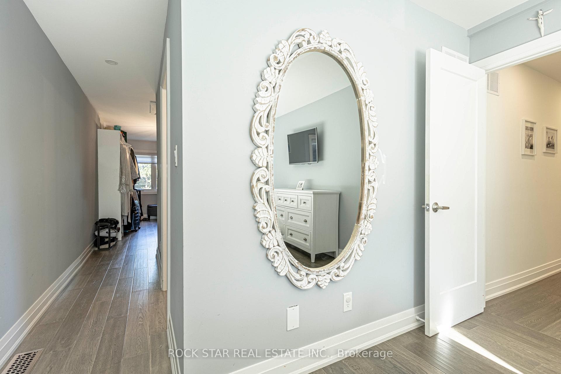 2055 Courtland Crescent - Detached photo 23 of 40 in Mississauga, Ontario