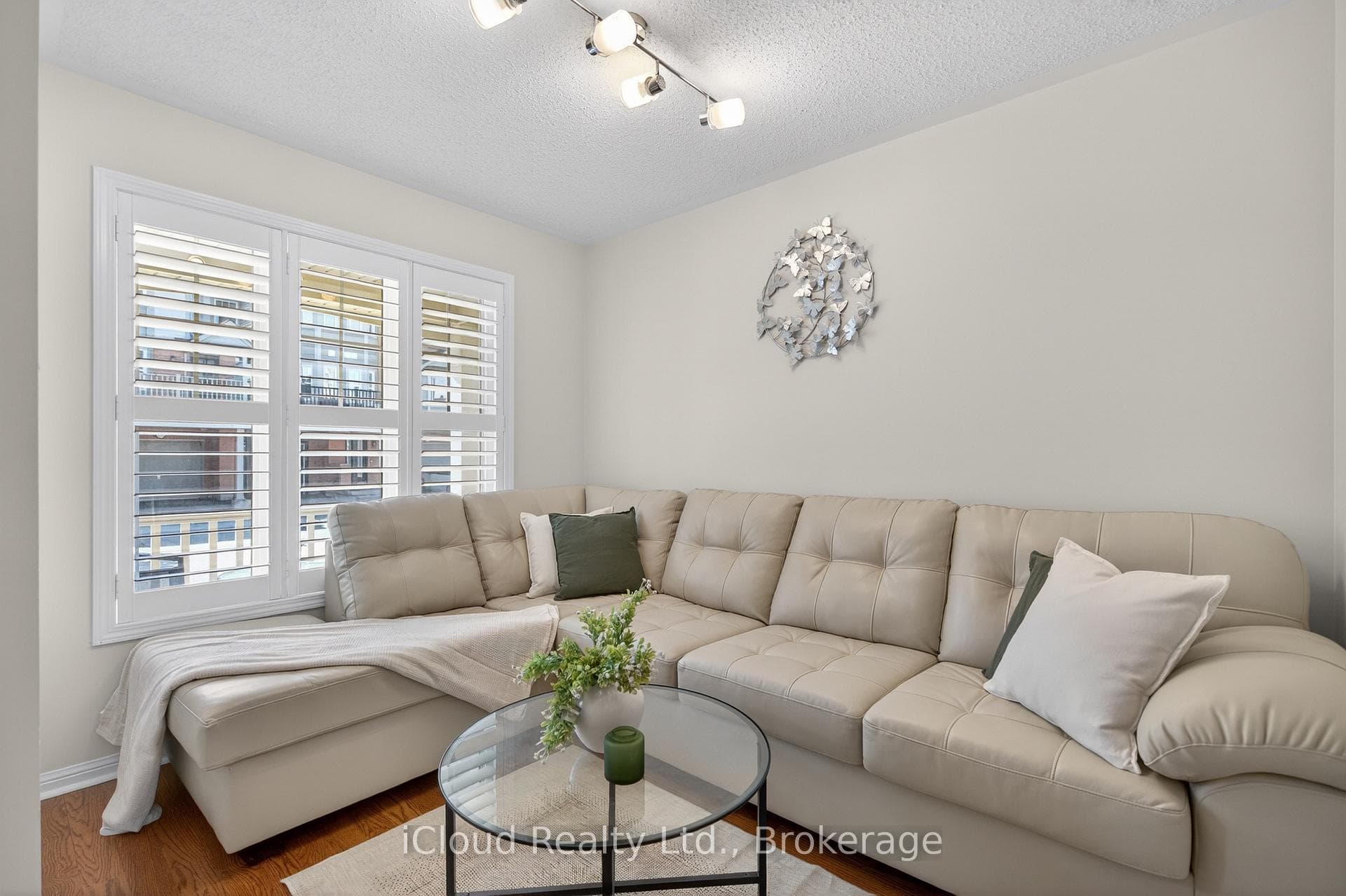 676 Speyer Circle - Semi-Detached photo 14 of 47 in Milton, Ontario
