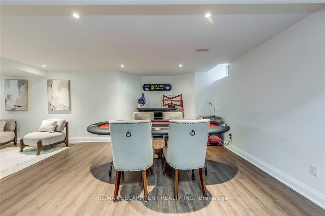 3311 SPRINGVALE Court - Detached photo 43 of 50 in Burlington, Ontario