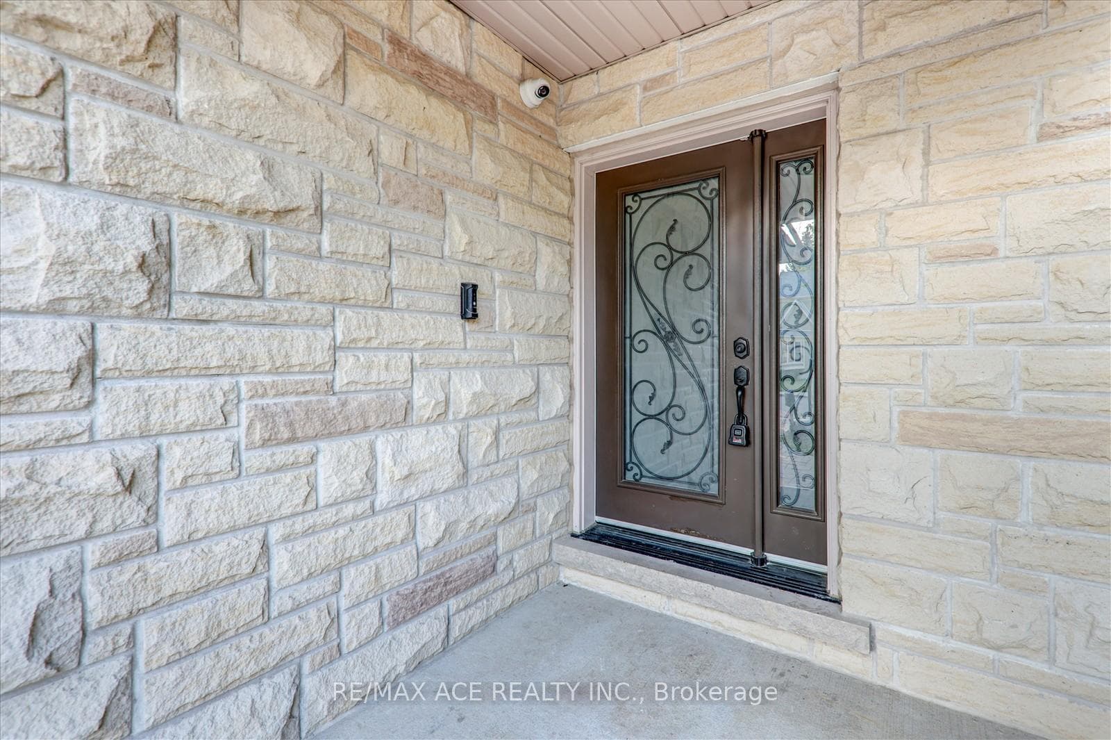 71 Lillington Avenue - Detached photo 4 of 37 in Birch Cliff / Cliffside, Ontario