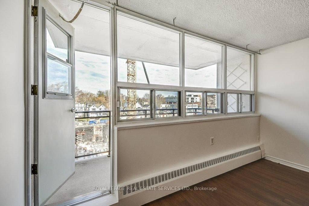 212 Kerr Street Unit 404 - Condo photo 23 of 33 in Oakville, Ontario