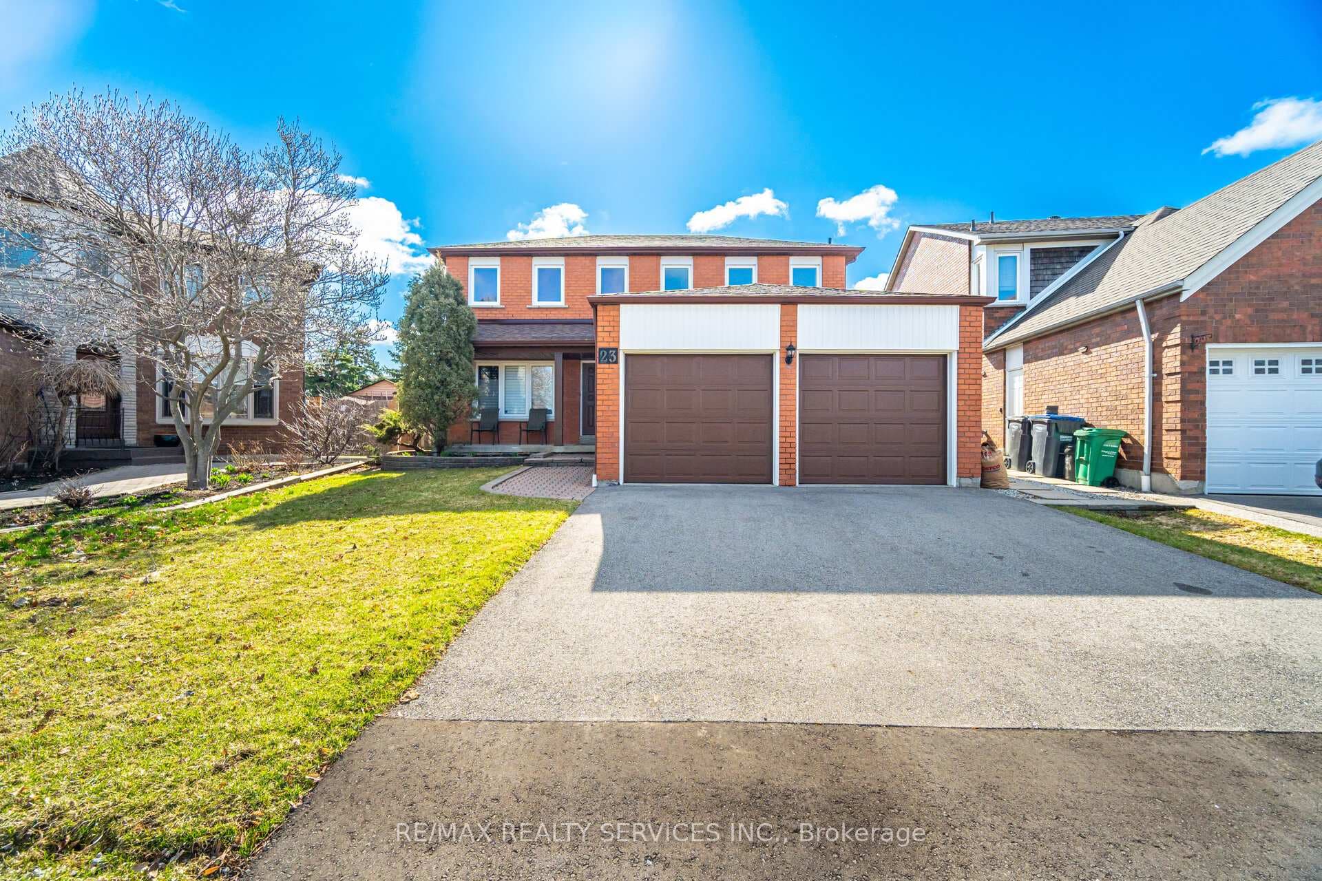23 Newbury Crescent - Detached for sale in Sandalwood, Ontario