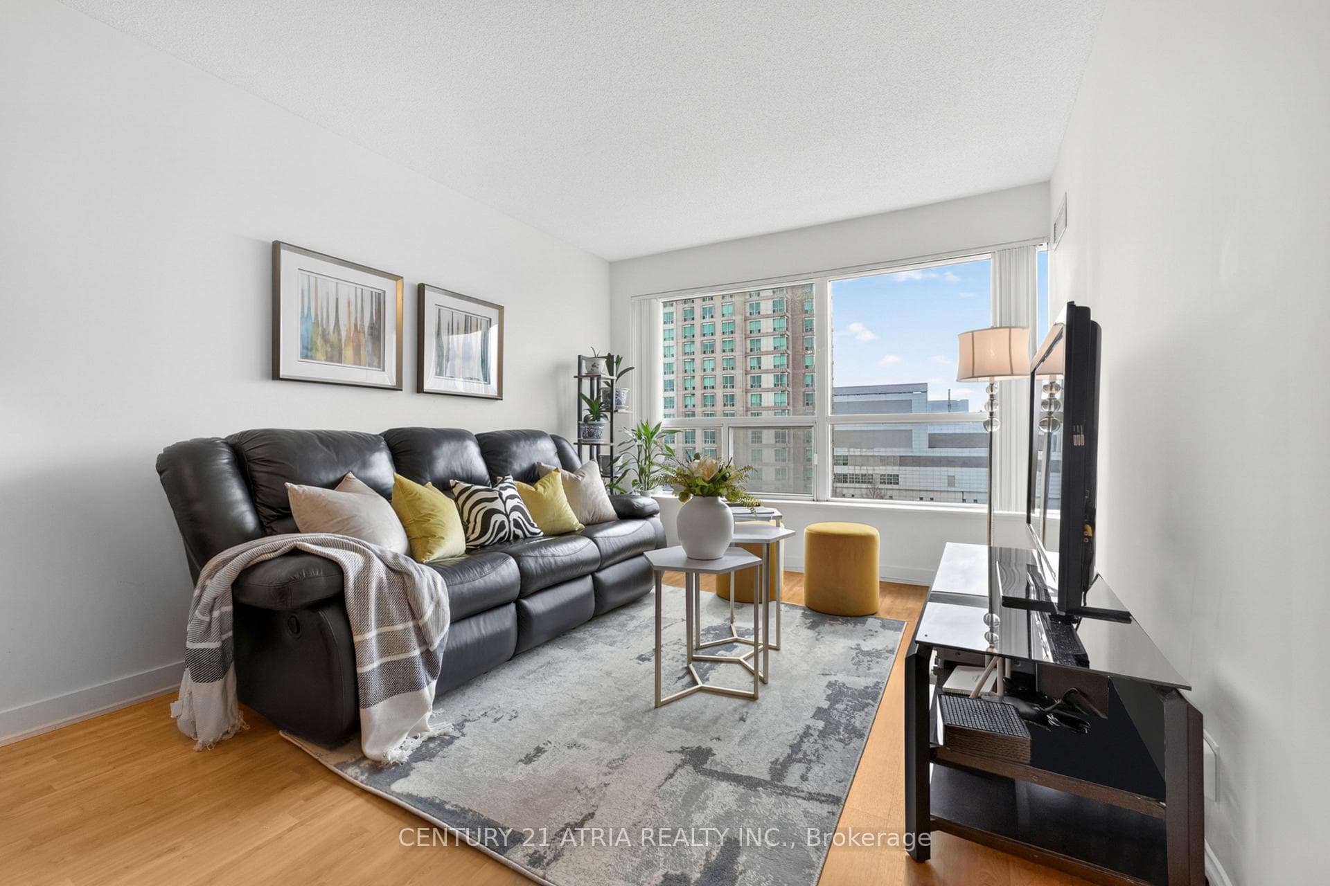38 Lee Centre Drive Unit 908 - Condo photo 1 of 20 in Scarborough (West Hill / Highland Creek), Ontario