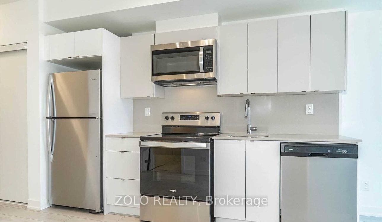 3200 Dakota Common Unit B520 - Condo photo 9 of 11 in Burlington, Ontario