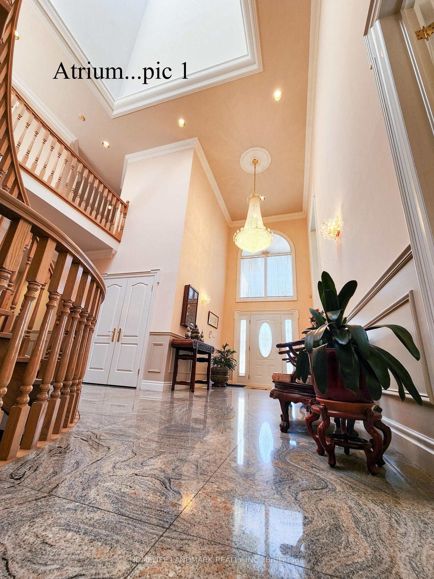 16 Lawnview Drive - Detached photo 6 of 50 in Willowdale / Newtonbrook, Ontario
