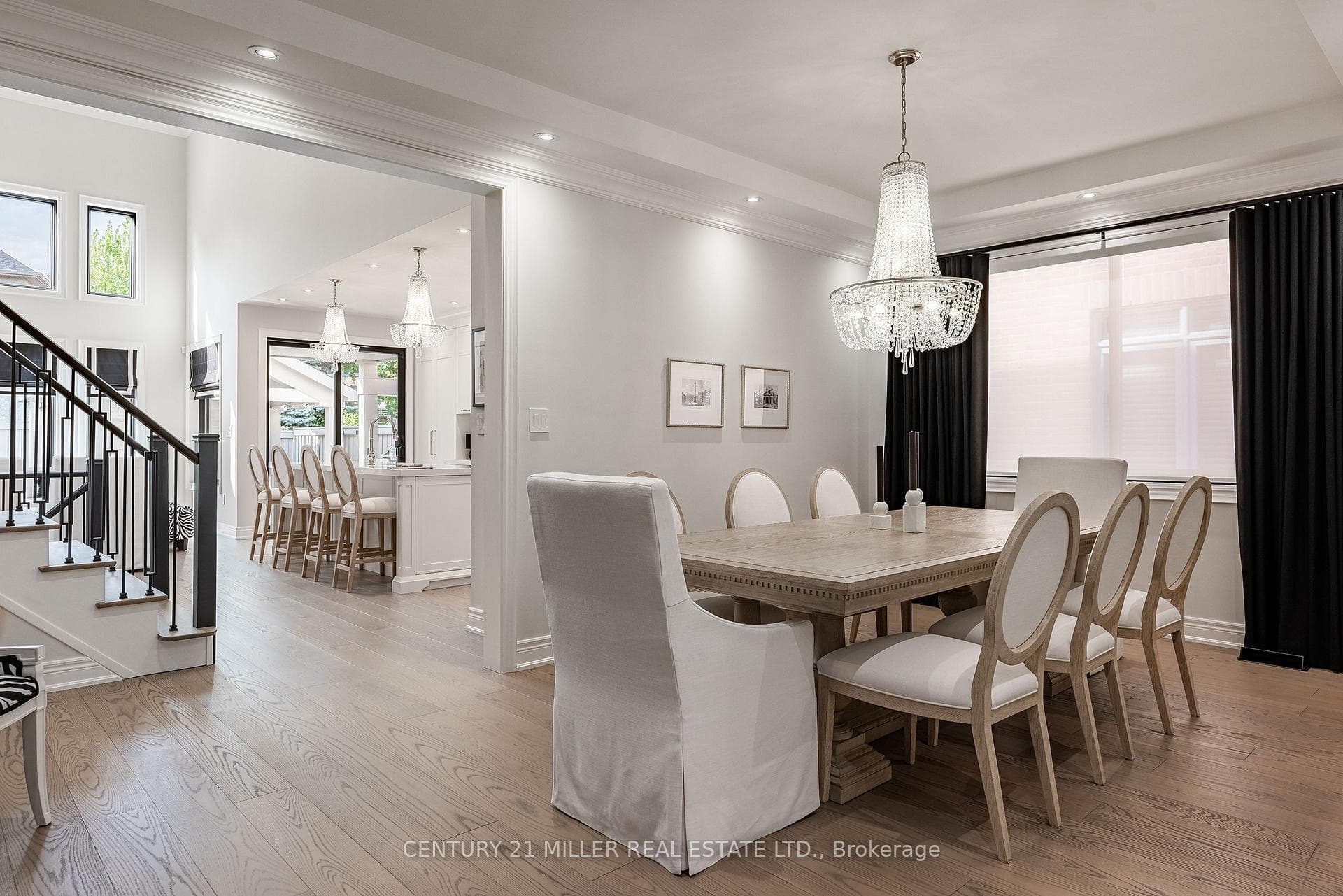 2201 Rochester Circle - Detached photo 7 of 47 in Oakville, Ontario